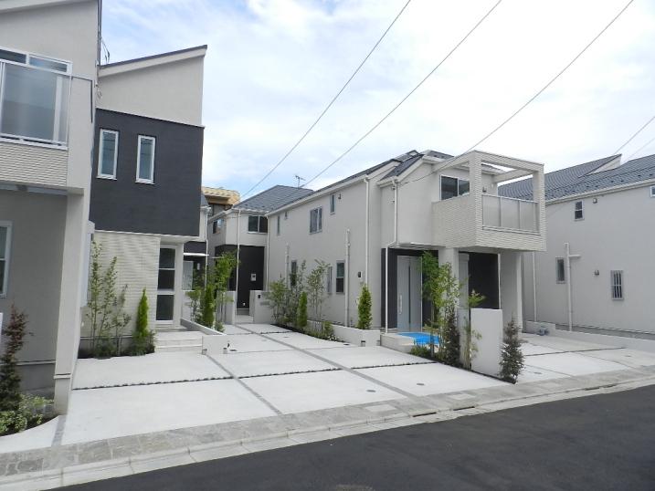 Local appearance photo. All six buildings subdivision