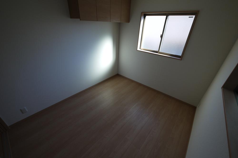 Non-living room. Second floor 5.3 Pledge Western style room