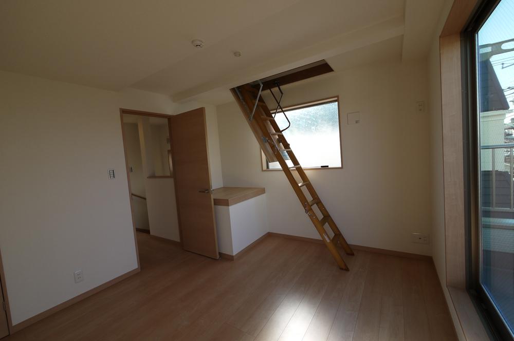 Non-living room. 3rd floor 7 Pledge Western style room Balcony side