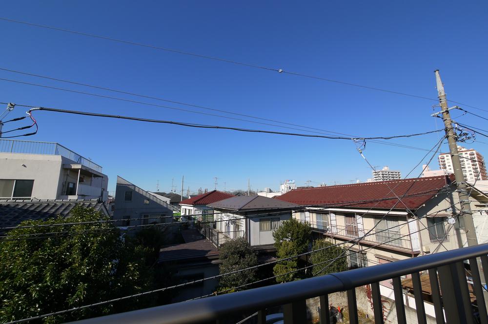 View photos from the dwelling unit. Because we do not have a high building spread is wide sky. 