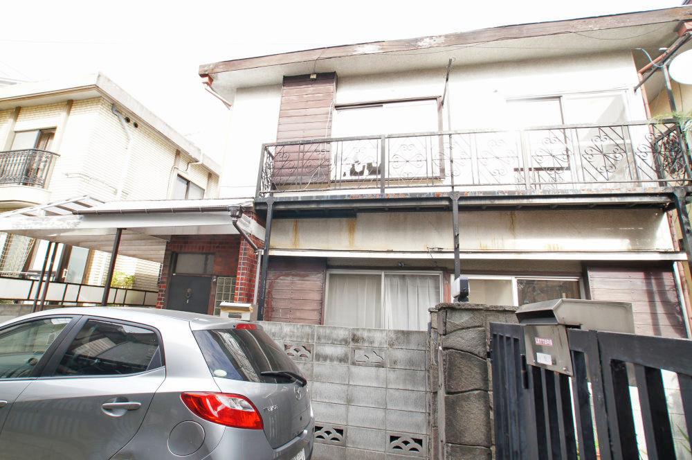 Local land photo. Building coverage / Volume ratio of 50% / Because it is 100% of buildings there can be building about 25 square meters. 