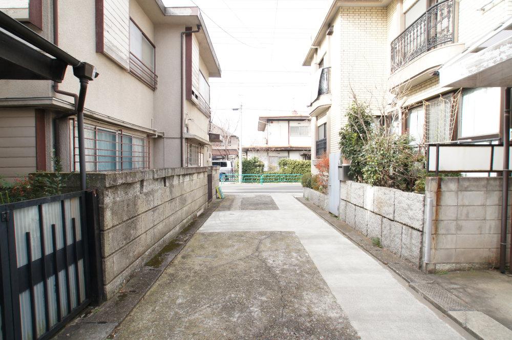 Local photos, including front road. Shopping facilities are also there a happy location to wife because there near. 