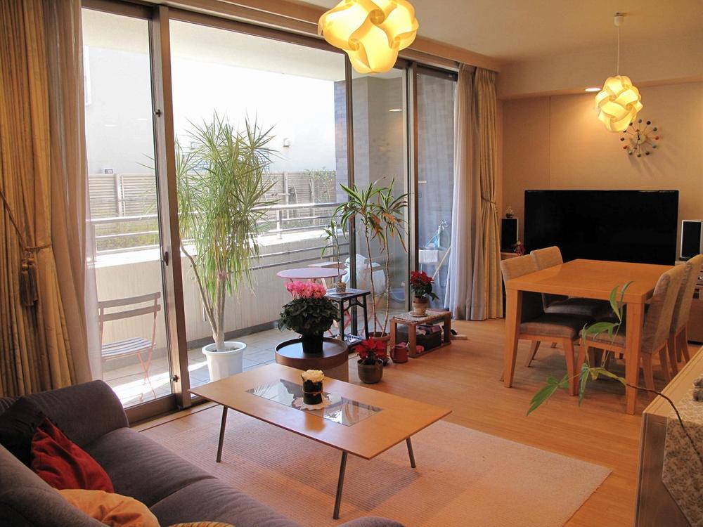 Living. Indoor (12 May 2013) Shooting