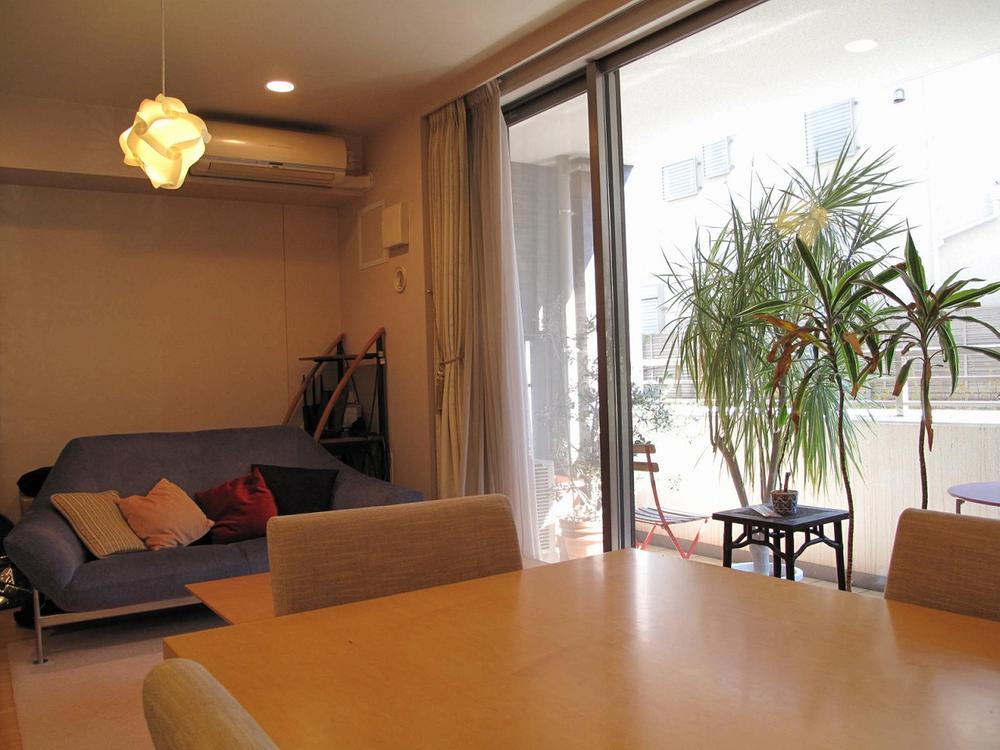 Living. Indoor (12 May 2013) Shooting