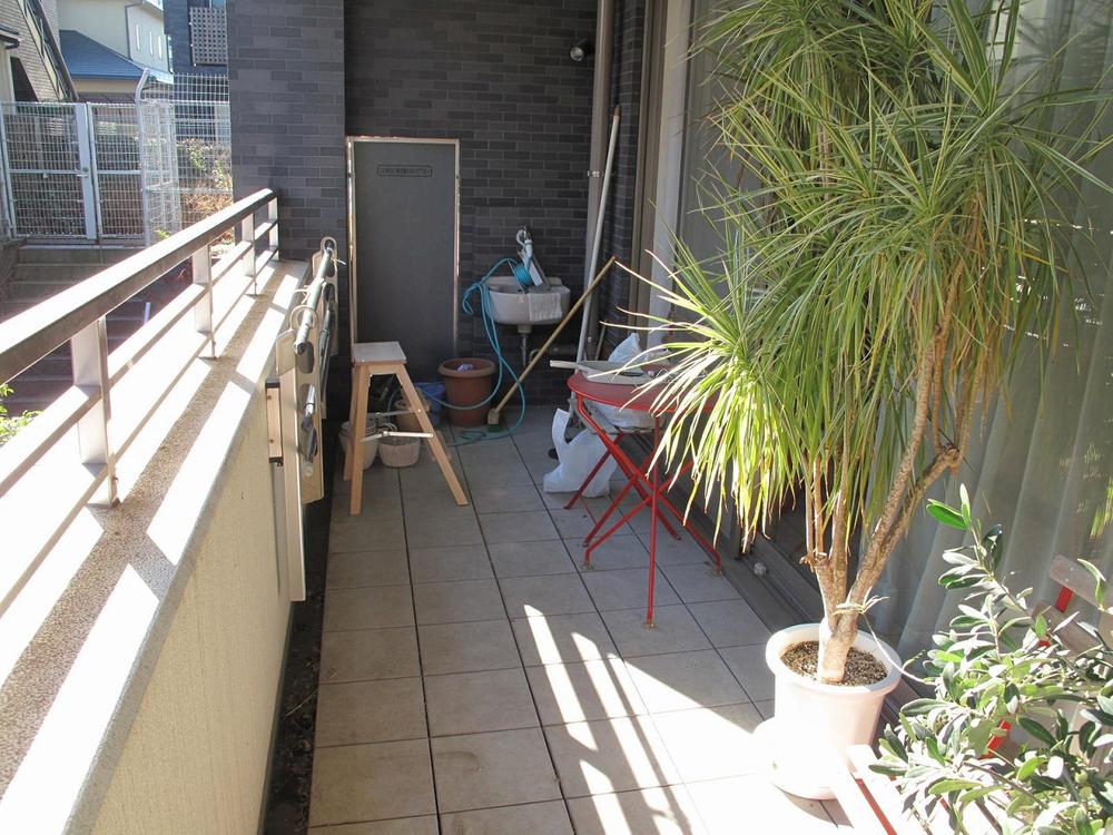 Balcony. Local (12 May 2013) Shooting