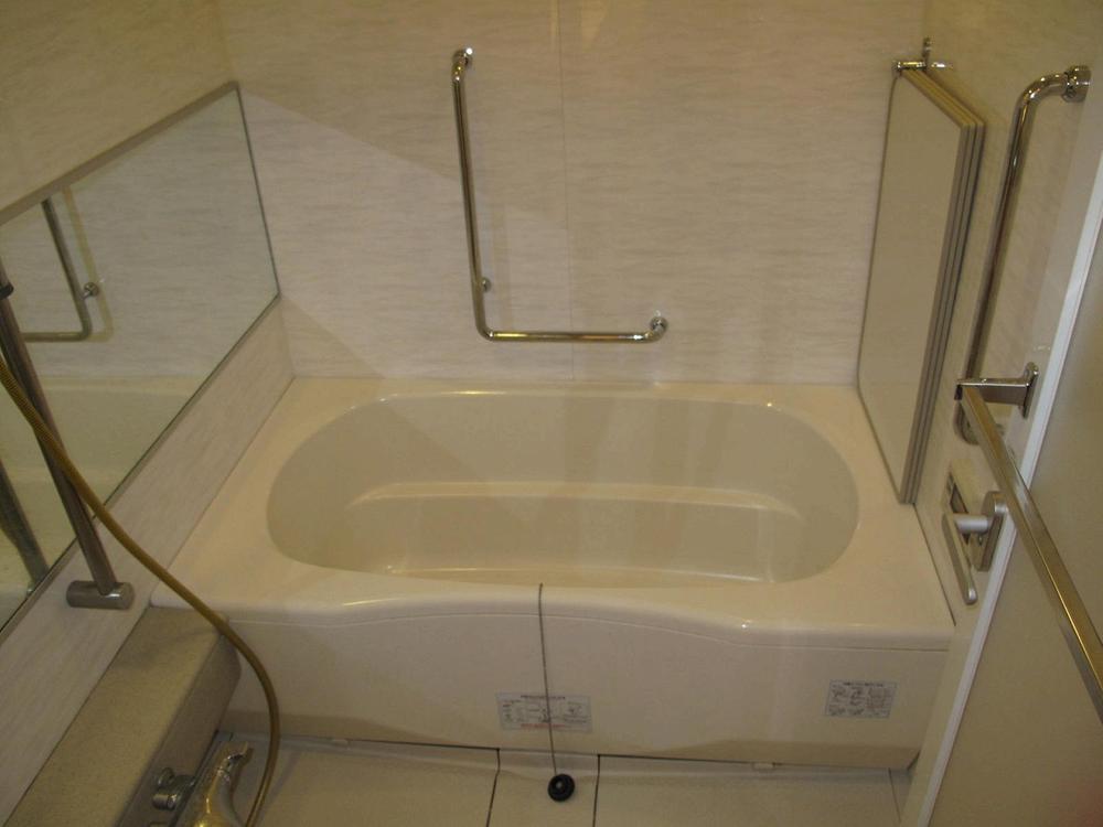 Bathroom. Indoor (12 May 2013) Shooting