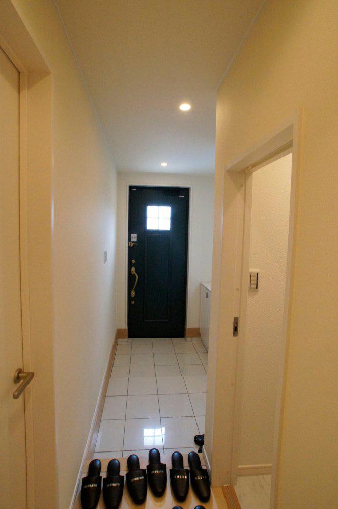 Non-living room. Storage capacity of shoes is excellent. Stylish entrance.