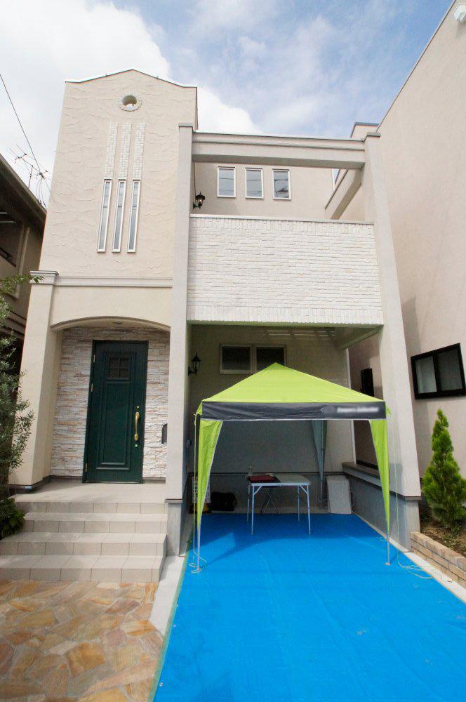 Local appearance photo. Newly built single-family Suginami Shimo Igusa 4-chome. Now in the final 1 buildings. Since we are building completed, You can preview any time. Seibu Shinjuku Line "Iogi" station walk 5 minutes, "Shimo Igusa" is a good location of the station 7-minute walk. land, In building both more than 30 square meters.