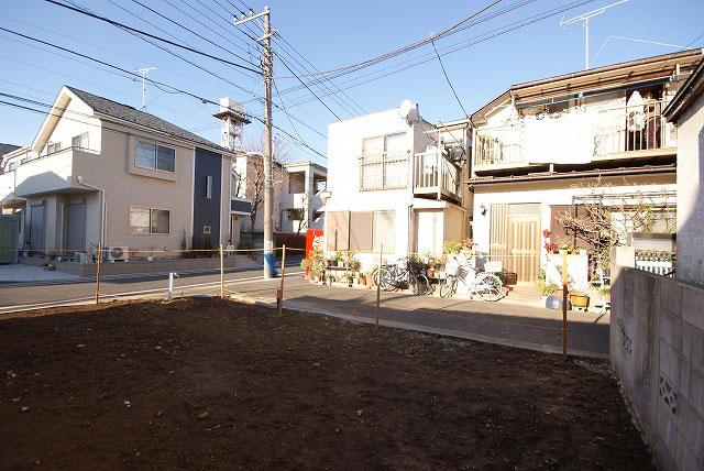 Local appearance photo. Local (12 May 2013) Shooting