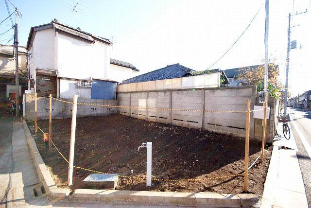 Local appearance photo. Local (12 May 2013) Shooting