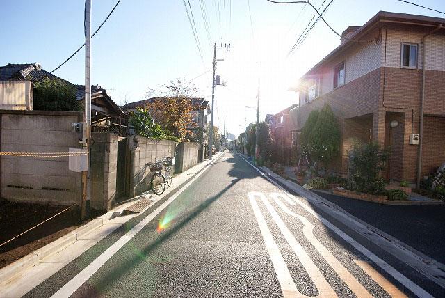 Local photos, including front road. Local (12 May 2013) Shooting