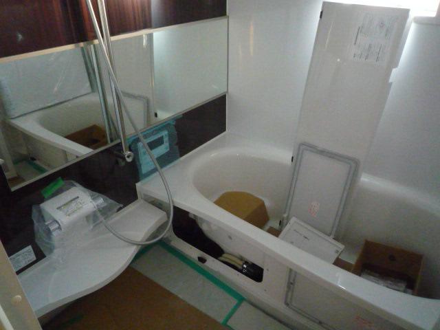 Same specifications photo (bathroom)
