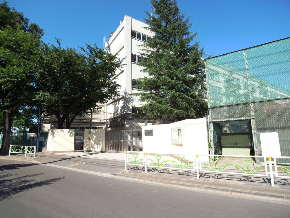 Primary school. 300m to Suginami Ward Takaidohigashi Elementary School