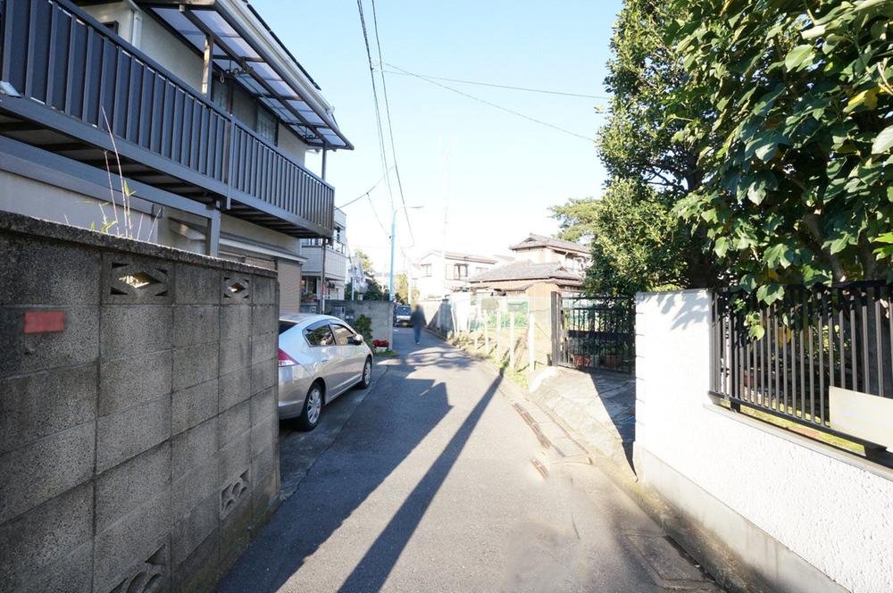 Local photos, including front road. Less the entire surface of the road with traffic. 