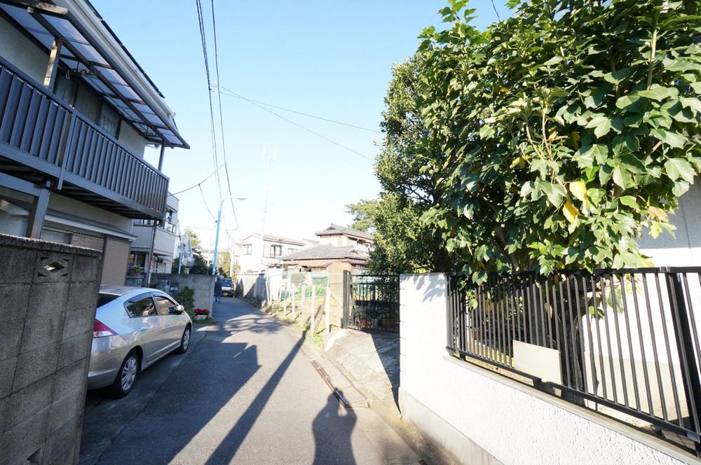 Local photos, including front road. Surrounding environment, Green is rich in a quiet residential area. 