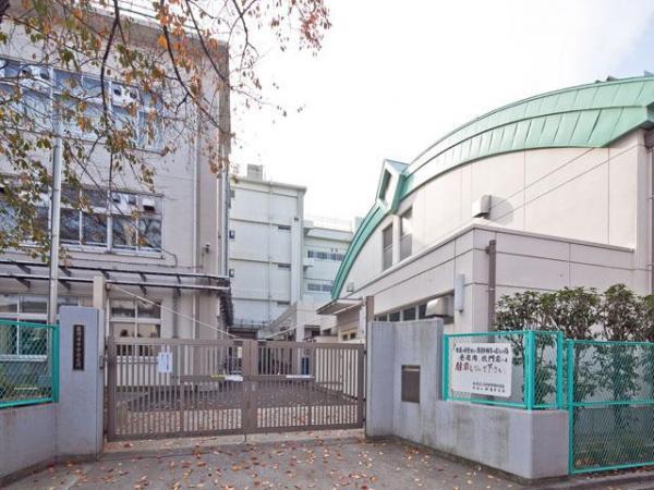 Junior high school. Koenji 810m until junior high school
