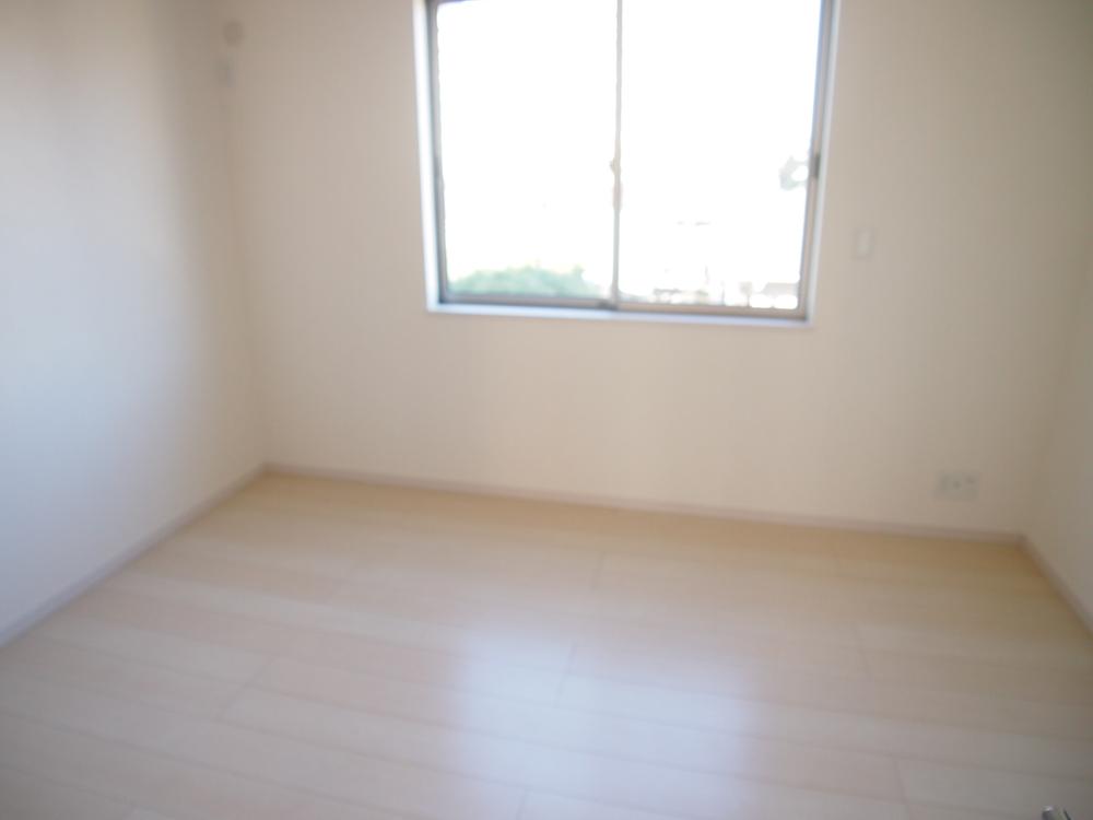 Non-living room. Indoor (11 May 2013) Shooting