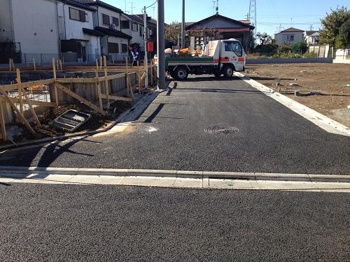 Local appearance photo. Clean compartment facing the development road