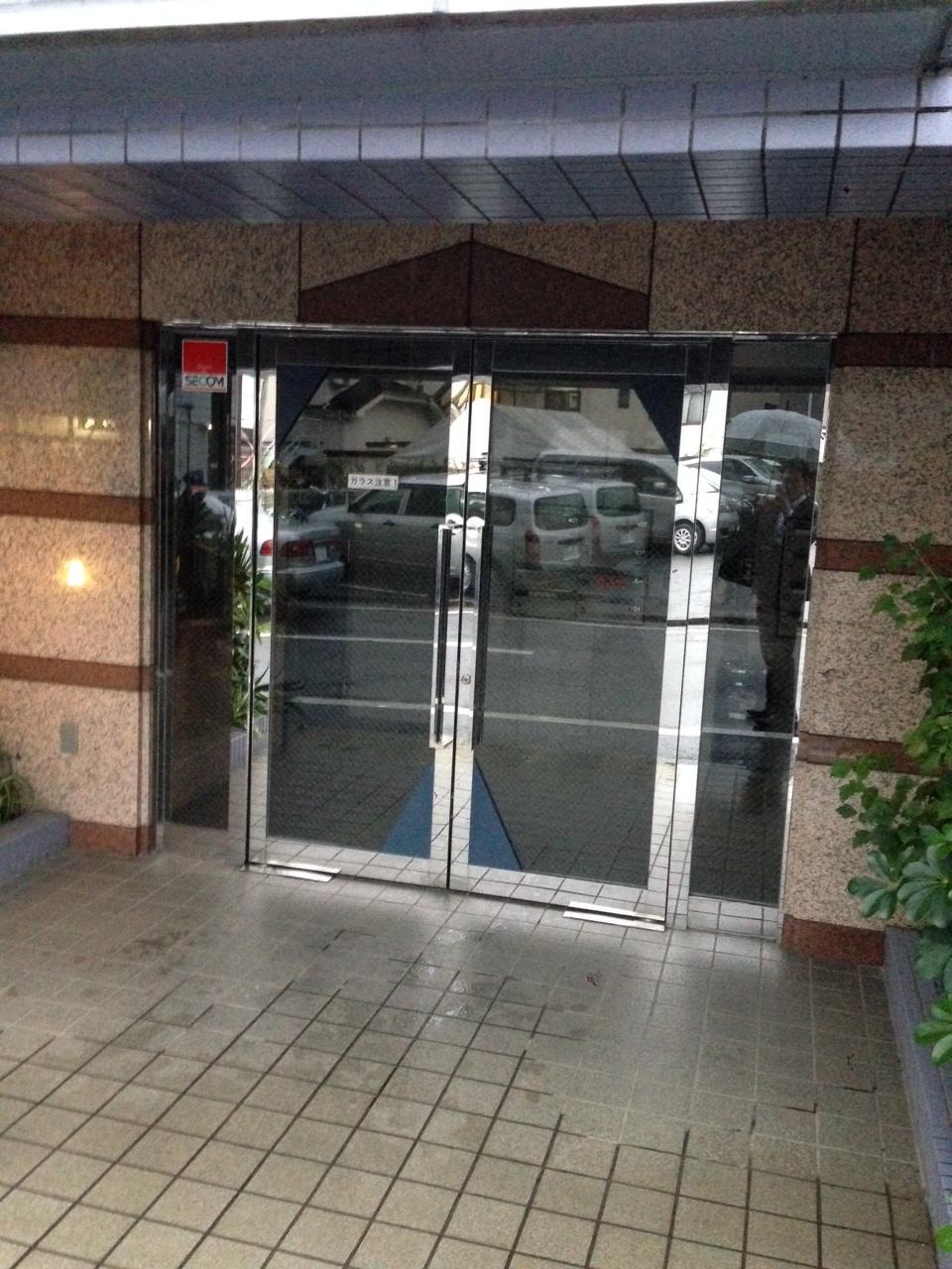 Entrance. Common areas entrance (October 2013) Shooting