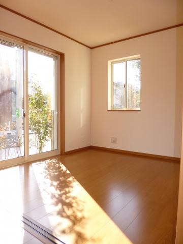 Non-living room. 1st floor