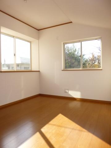 Non-living room. Second floor 5.25 Pledge