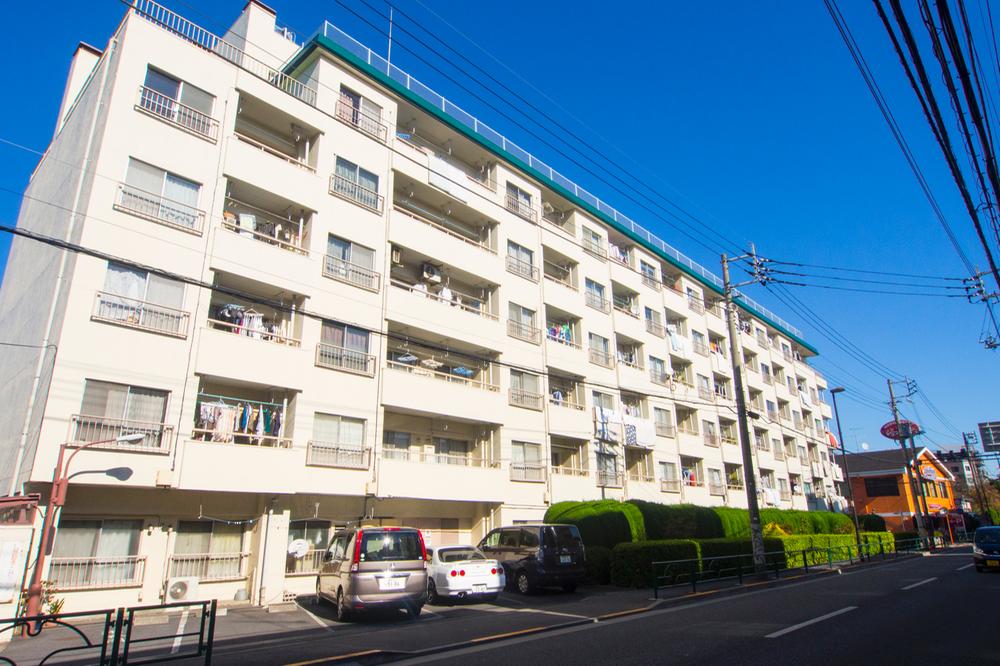 Local appearance photo. Local (11 May 2013) Shooting