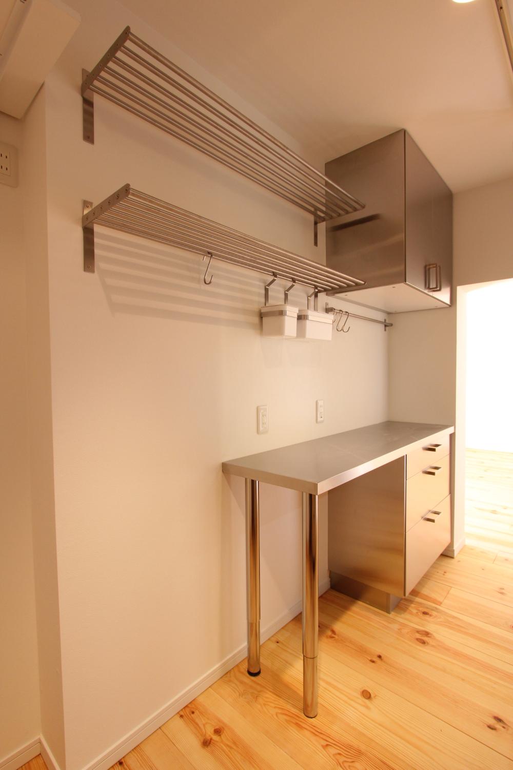 Kitchen. Indoor (12 May 2013) Shooting Cupboard + hanging door