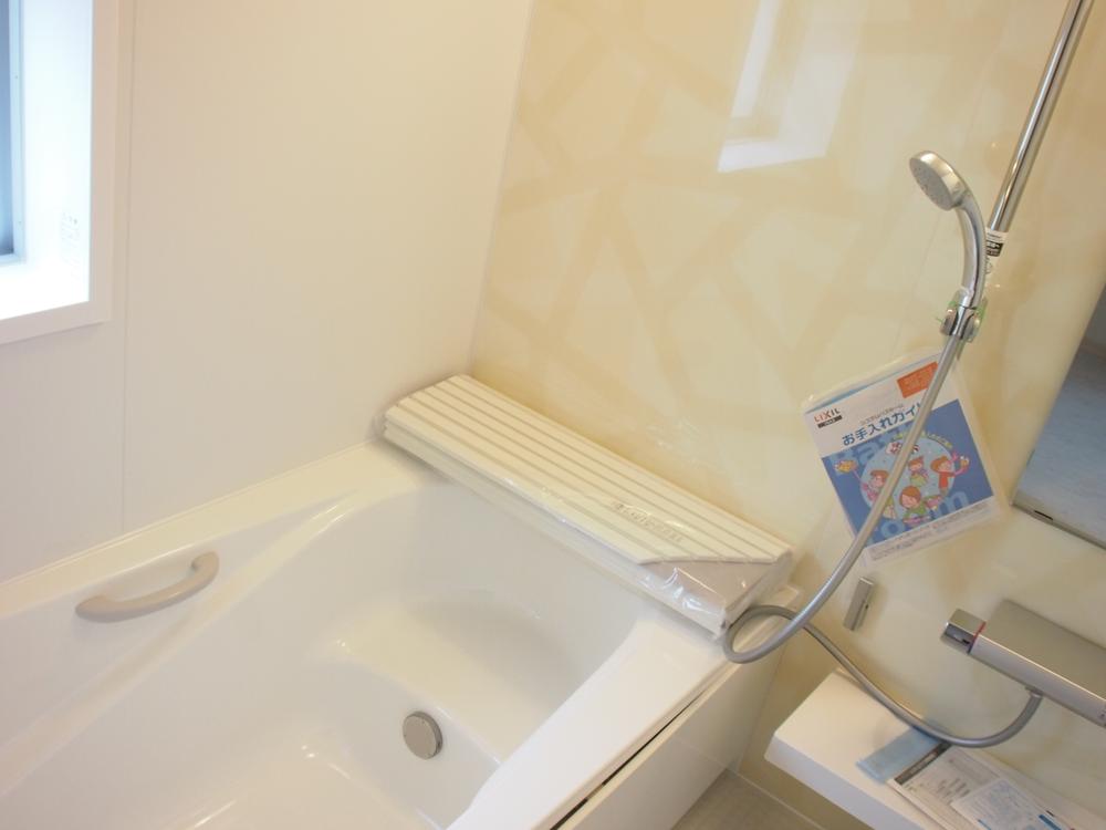 Bathroom. Indoor (11 May 2013) Shooting