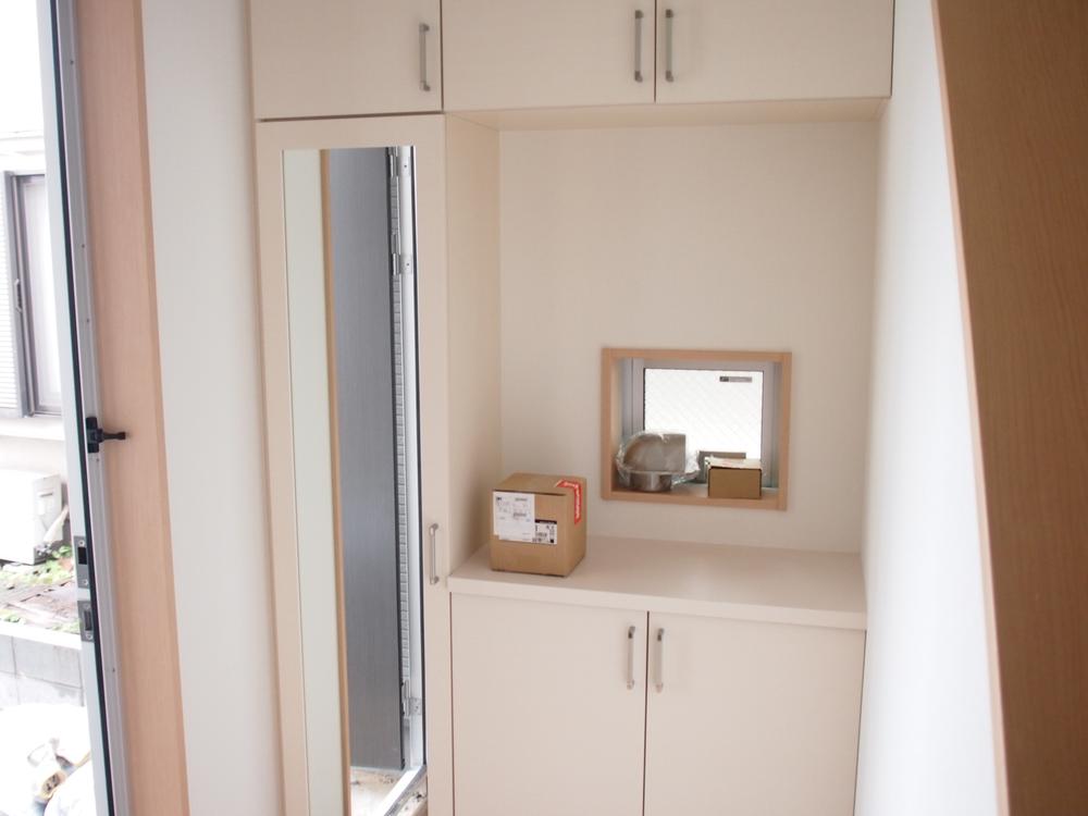 Entrance. Local (11 May 2013) Shooting