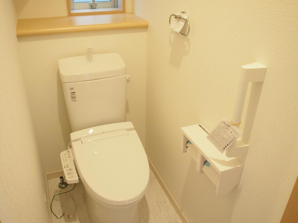 Toilet. Indoor (11 May 2013) Shooting