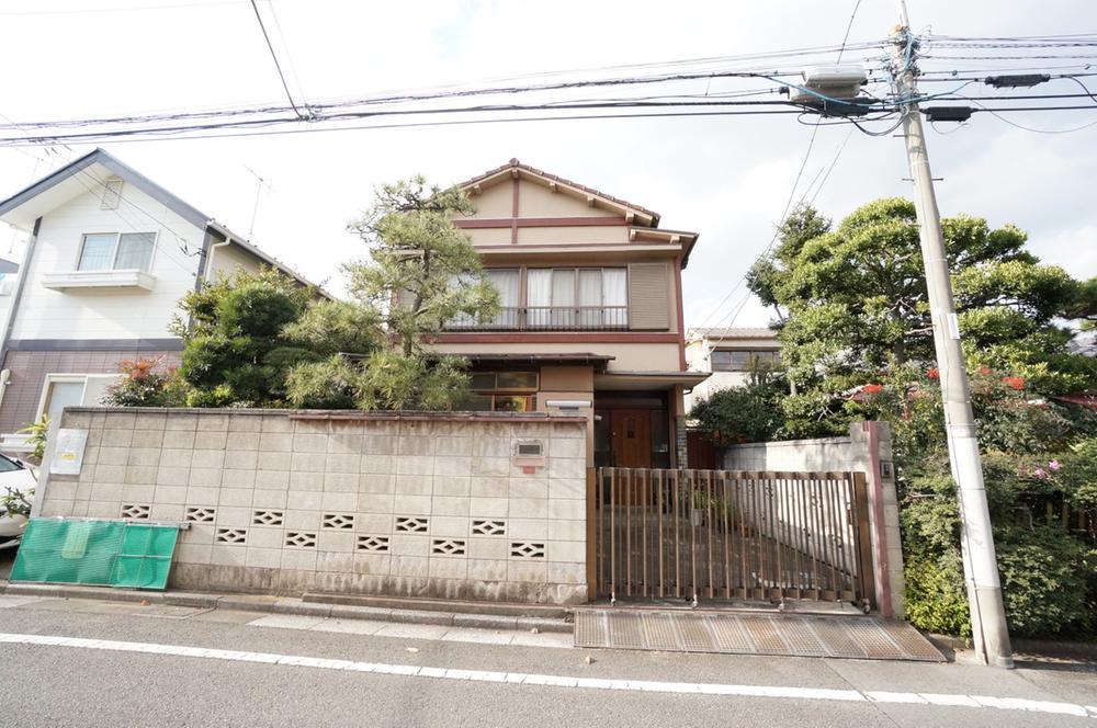 Local land photo. It is Suginami Shimizu 2-chome of land. This area offers a green and peaceful living environment features, yet the proximity of 15 minutes from the train station. This listing also contact road frontage is the likely front road also widely free floor plan can be realized 9m.