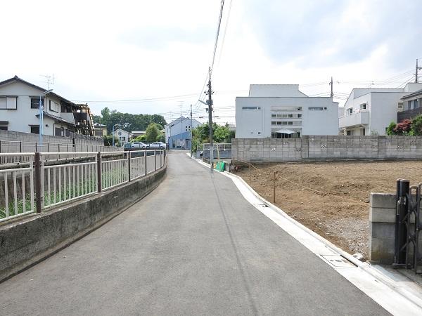 Local photos, including front road. Local (May 2013) Shooting