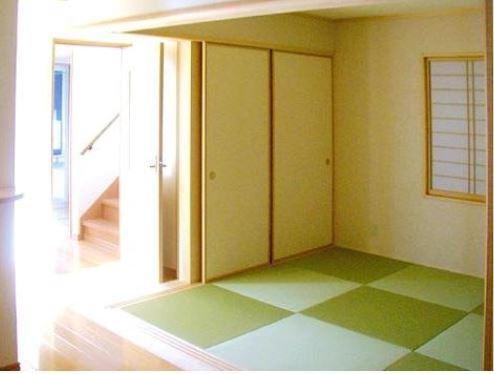 Non-living room. In a serene Japanese-style, Spend a slow time.