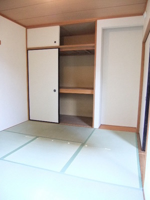 Living and room. ※ Image will be the other issue chamber.