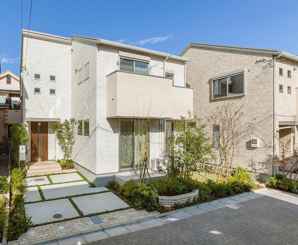 Local photos, including front road. Model House Building 3 appearance (2013 November shooting)