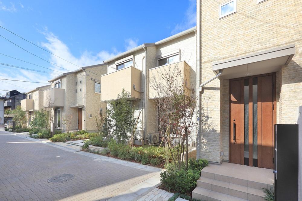 Local photos, including front road. Luxury drifts local streets (1 ~ 4 Building: 2013 November shooting)