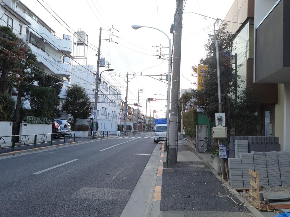 Local photos, including front road. Indoor (11 May 2013) Shooting