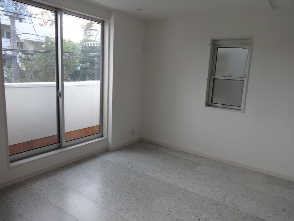 Non-living room. Indoor (11 May 2013) Shooting