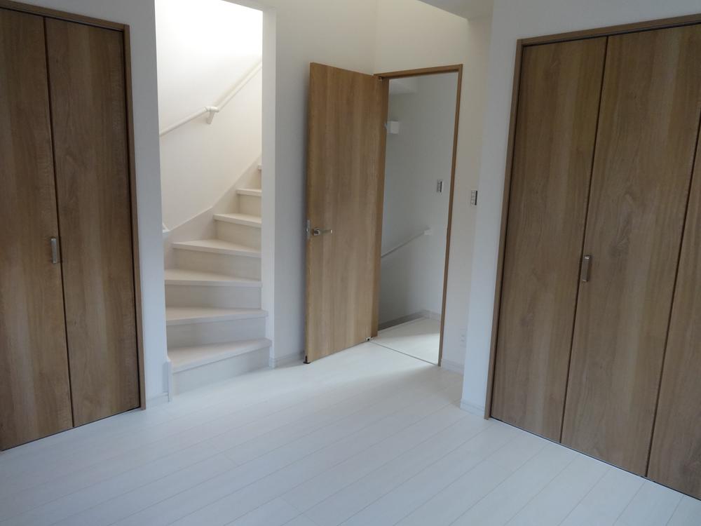 Non-living room. Indoor (11 May 2013) Shooting