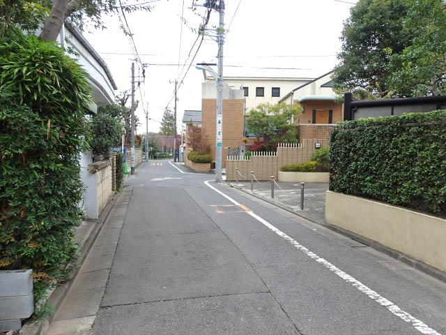 Other local. Frontal road