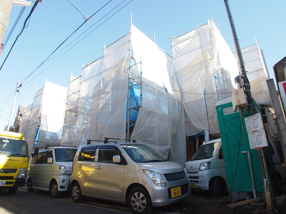 Local appearance photo. Local (12 May 2013) Shooting