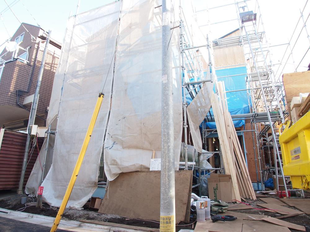 Local photos, including front road. Local (12 May 2013) Shooting