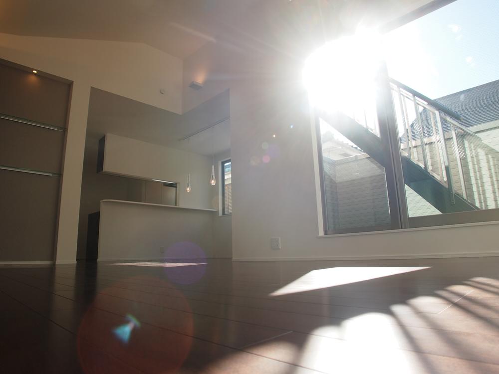 Same specifications photos (living). Same specifications