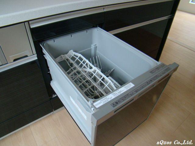 Kitchen. Local (11 May 2013) Shooting