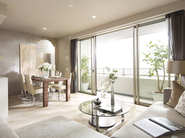 Room and equipment. Taking advantage of the fully the benefits of the location environment of calm low-rise residential area, ventilation ・ Living with excellent lighting ・ dining. (Model Room D-type menu plan / Free of charge ・ Application deadline Yes ※ Some paid option available)