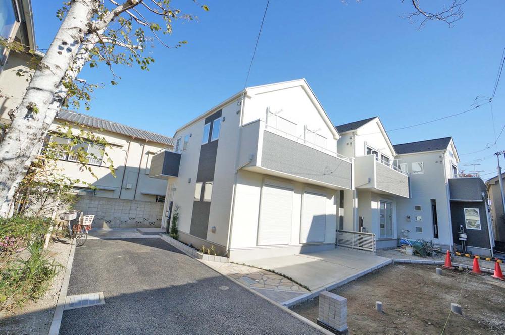 Local photos, including front road. Since the front road has become a dead end toward the back from the front of the Property, And only towards our residents parties become a road that does not in and out, You can send your day-to-day life in peace. Security is also good, Living environment is good.