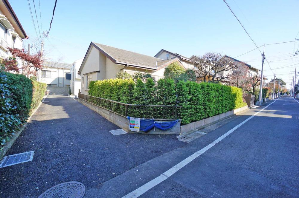 Local photos, including front road. Nursery within a 10-minute walk around, primary school, Junior high school, hospital, post office, Supermarket, Is life convenient because there is a convenience store.