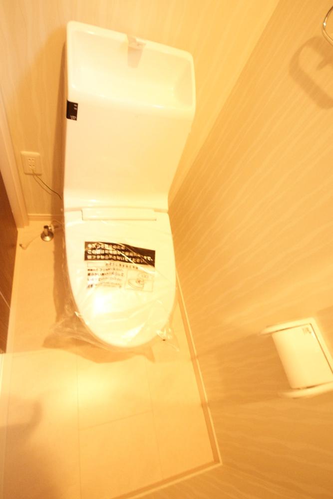 Toilet. 1st floor, Since 2 Kaitomo There is a toilet, Morning of toilet competition of the large family does not occur. Of course, it is Washlet.