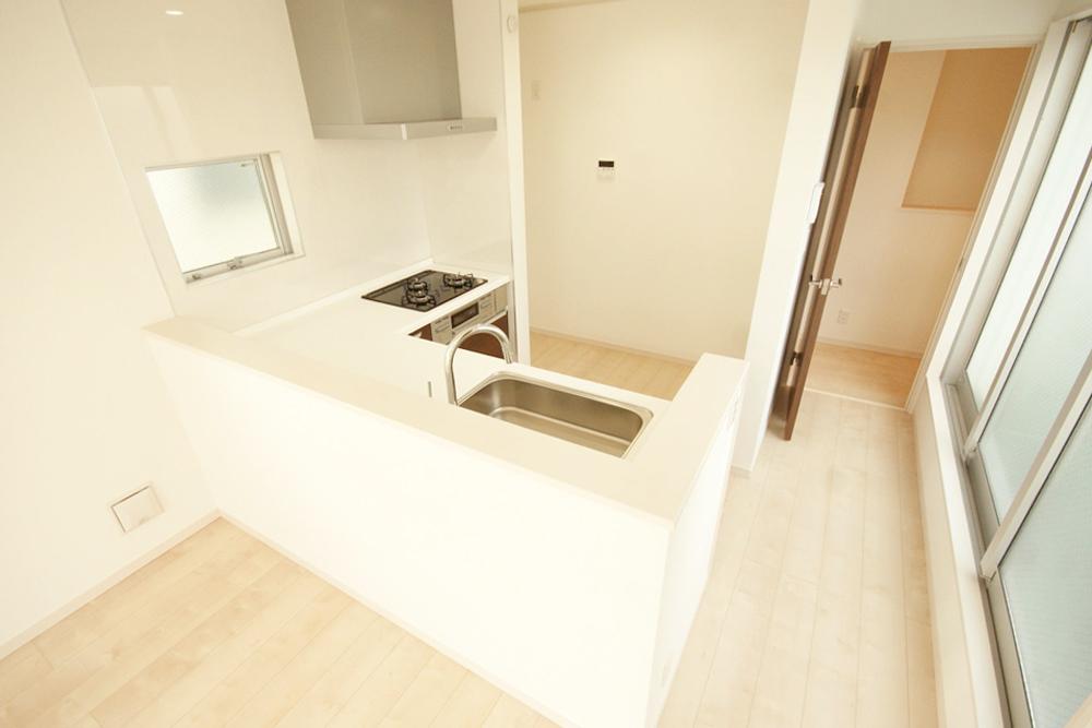 Kitchen. Slide Type Kitchen, Water filter, This is a system kitchen with a dishwasher.