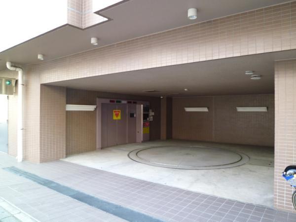 Parking lot